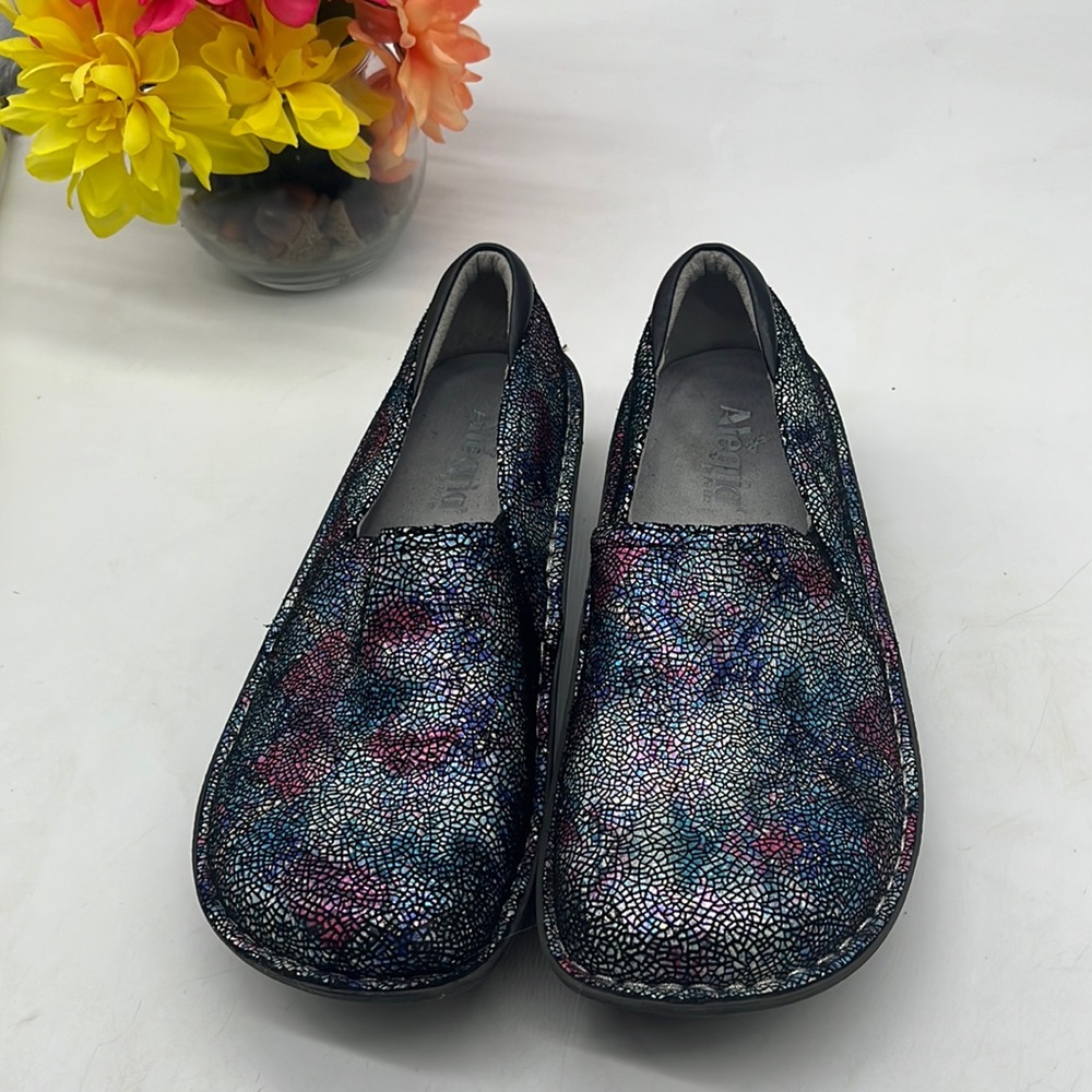 Alegria Deb Blue Pink Mosaic Slip On Clog Size 39. ALE3713